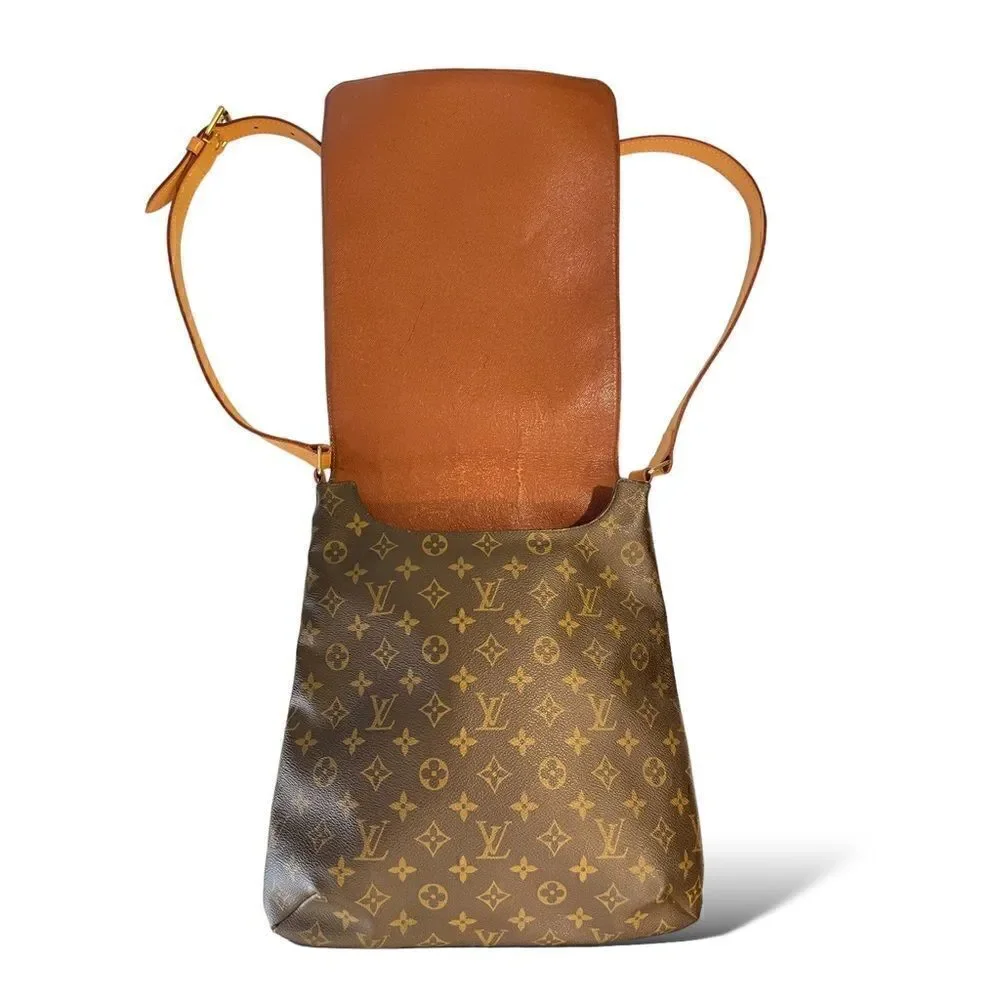 LOUIS VUITTON Vintage RARE Crossbody Flap Bag